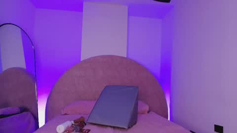 Kkira  online show from 7, 5, 2026