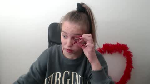 Snapshot of klerkarina chatting on 20, 10, 2025 klerkarina online show from 20, 10, 2025