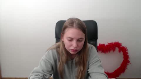 Snapshot of klerkarina chatting on 21, 10, 2025 klerkarina online show from 21, 10, 2025