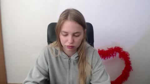 Snapshot of klerkarina chatting on 26, 10, 2025 klerkarina online show from 26, 10, 2025