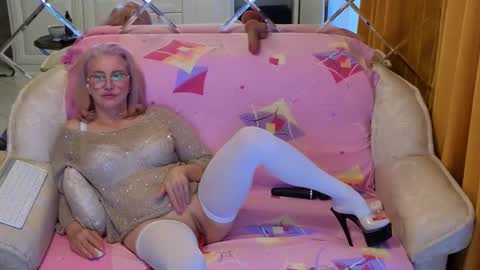 ALYONA online show from 5, 11, 2025