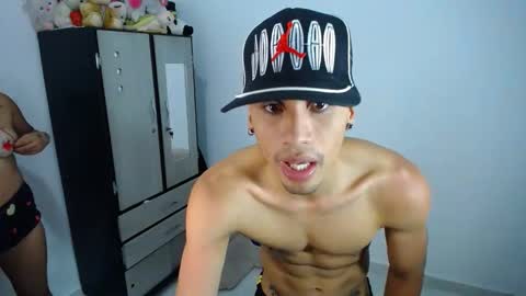 Snapshot of kloeandjersi chatting on 21, 4, 2026 kloeandjersi online show from 21, 4, 2026