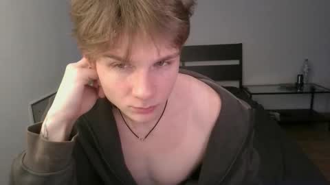 Snapshot of knotsiemens chatting on 21, 11, 2025 Adam online show from 21, 11, 2025