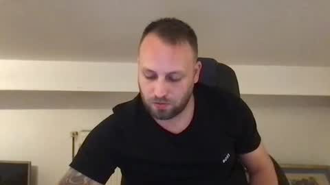 Snapshot of kobasic chatting on 29, 10, 2025 hugo online show from 29, 10, 2025