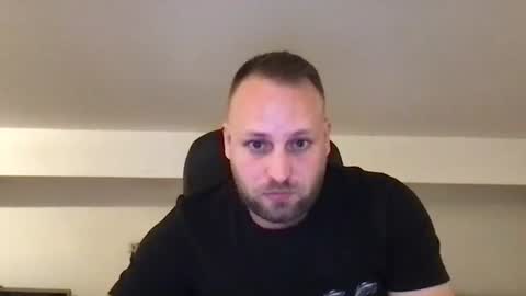 Snapshot of kobasic chatting on 8, 11, 2025 hugo online show from 8, 11, 2025