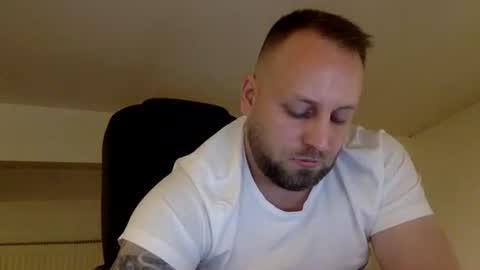 Snapshot of kobasic chatting on 21, 12, 2025 hugo online show from 21, 12, 2025