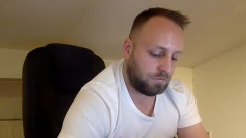 Snapshot of kobasic chatting on 8, 1, 2026 hugo online show from 8, 1, 2026