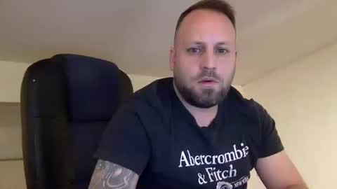 Snapshot of kobasic chatting on 3, 2, 2026 hugo online show from 3, 2, 2026