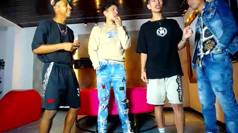 Snapshot of kobayaske chatting on 6, 1, 2026 kobayaske online show from 6, 1, 2026