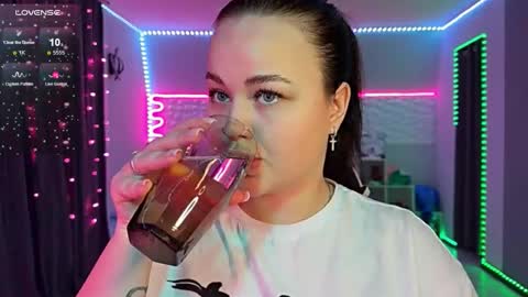 Mia online show from 2, 2, 2026