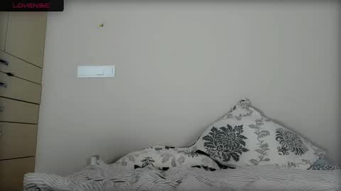 Lisa      online show from 17, 2, 2025