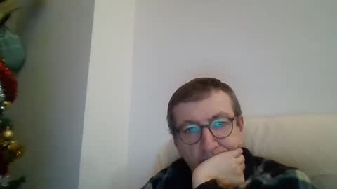 Snapshot of kolesie7 chatting on 3, 1, 2025 JUAN CARLOS online show from 3, 1, 2025