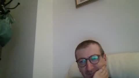 Snapshot of kolesie7 chatting on 8, 9, 2025 JUAN CARLOS online show from 8, 9, 2025
