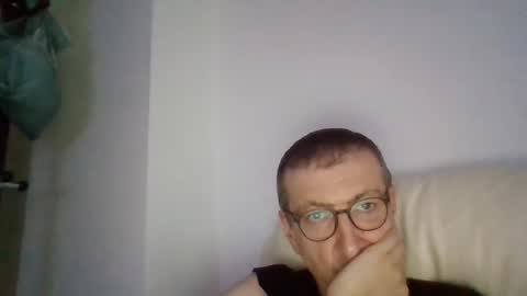 Snapshot of kolesie7 chatting on 10, 9, 2025 JUAN CARLOS online show from 10, 9, 2025