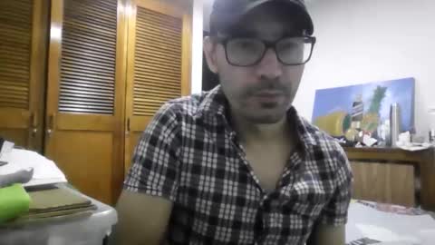 Snapshot of kratosmorgen chatting on 4, 4, 2026 KratosMorgen online show from 4, 4, 2026