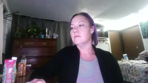 Snapshot of kreamyk420 chatting on 4, 11, 2025 kreamyk420 online show from 4, 11, 2025