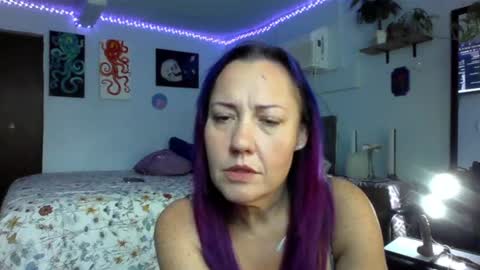 Snapshot of kreamyk420 chatting on 5, 12, 2025 kreamyk420 online show from 5, 12, 2025