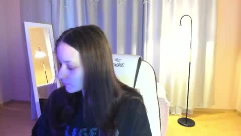 Snapshot of krisdoeil chatting on 3, 2, 2026 krisdoeil online show from 3, 2, 2026