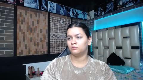 kriss_sweetboobs online show from 5, 10, 2025