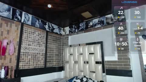 kriss_sweetboobs online show from 15, 3, 2026