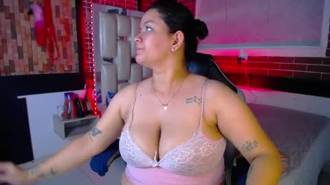 kriss_sweetboobs online show from 29, 4, 2026