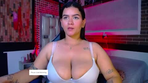 kriss_sweetboobs online show from 30, 4, 2026