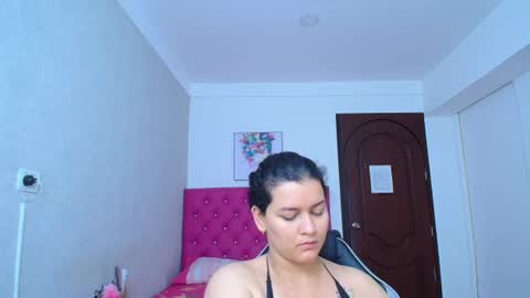 kriss_sweetboobs online show from 21, 7, 2026