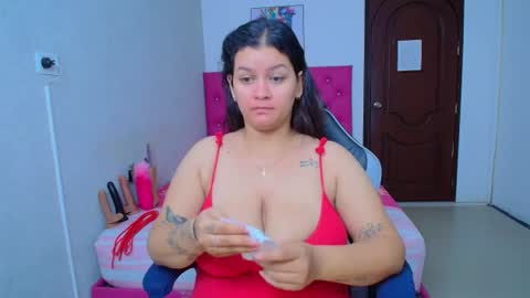 kriss_sweetboobs online show from 23, 7, 2026