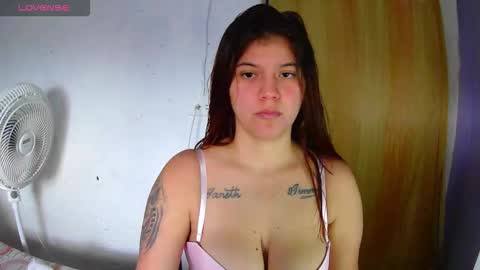 krissone online show from 5, 10, 2025