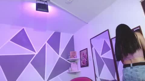 Snapshot of kristall_swan chatting on 3, 3, 2025 Kristall online show from 3, 3, 2025