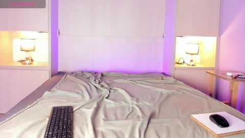 kristelgray online show from 3, 3, 2025