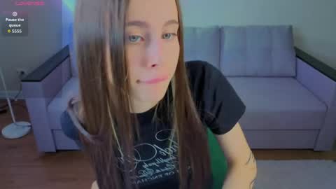 Snapshot of kristi_kitss chatting on 6, 5, 2026 Kristi online show from 6, 5, 2026