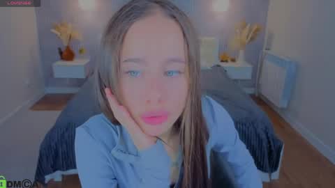 Snapshot of kristi_kitss chatting on 8, 5, 2026 Kristi online show from 8, 5, 2026