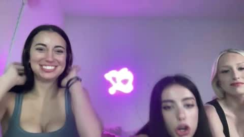 Snapshot of kristinajuarez chatting on 7, 4, 2026 kristina juarez online show from 7, 4, 2026