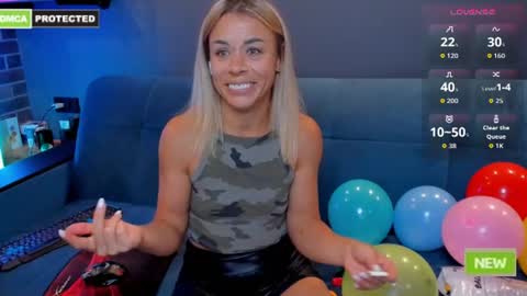 Snapshot of kristinasexyhot chatting on 3, 8, 2026 Muscle Queen online show from 3, 8, 2026