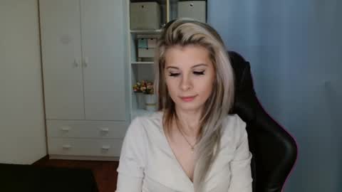 KristineAmore online show from 9, 3, 2026