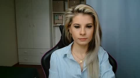 KristineAmore online show from 13, 5, 2026