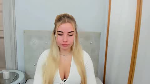 KristyFlowers online show from 11, 3, 2025