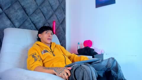 Kroy Wave  Muscle Tattoos Latino online show from 28, 7, 2026