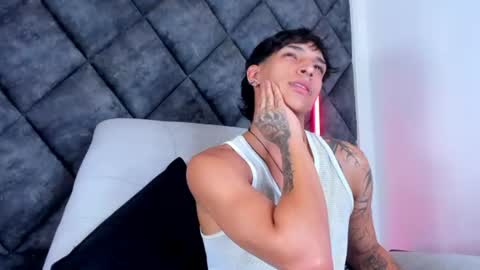 Kroy Wave  Muscle Tattoos Latino online show from 9, 8, 2026