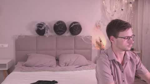 Fluffy and Krut online show from 26, 10, 2025