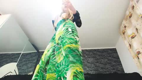 Snapshot of krystal_desire chatting on 7, 12, 2024 krystal desire online show from 7, 12, 2024