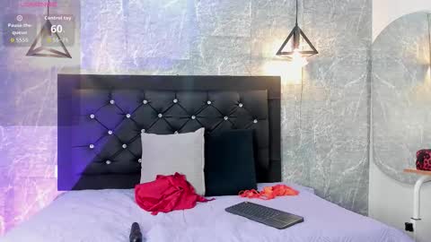 Kystal Taylor online show from 30, 9, 2025