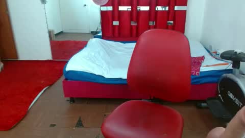 Snapshot of krystal_thomson chatting on 13, 9, 2025 KRYSTAL THOMSON online show from 13, 9, 2025