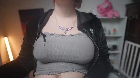 Snapshot of krystalsyxx chatting on 1, 2, 2025 Krystal Syx online show from 1, 2, 2025