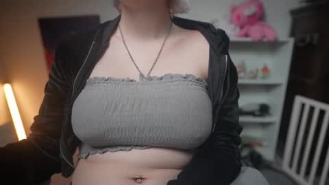 Snapshot of krystalsyxx chatting on 14, 2, 2025 Krystal Syx online show from 14, 2, 2025