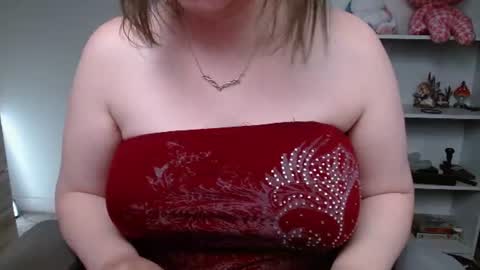 Krystal Syx online show from 5, 7, 2026