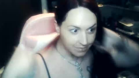 Snapshot of krystalwebss chatting on 16, 10, 2025 Krystal Webss  online show from 16, 10, 2025