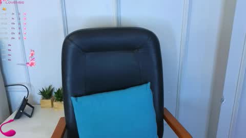 Snapshot of kuro_ren chatting on 8, 10, 2025 Ren online show from 8, 10, 2025