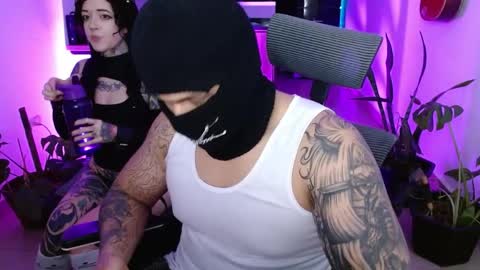 kuro_shir0 online show from 13, 4, 2026